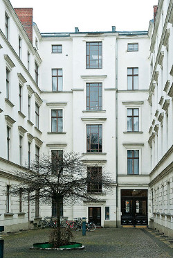061525-a-innenhof_s-muench-250