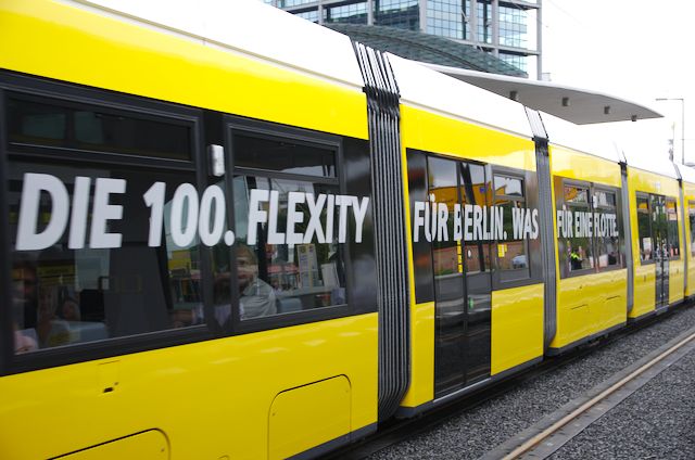 Foto: Die 100. Flexity für Berlin ist in Betrieb