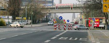 Widersprüchliche/irritierende Regelung in der Fahrspurweisung