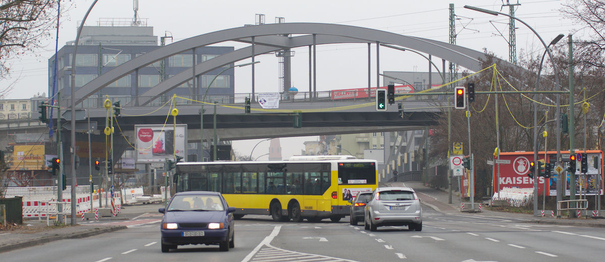 Die Busse der Linie M27 fahren jedoch weiterhin die Umleitungsstrecke.