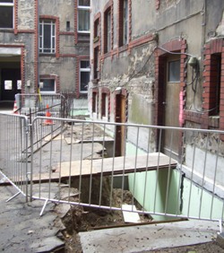Loch-hof-250