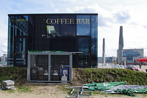 Schandfleck: Die A****-Seite des Play-Berlin