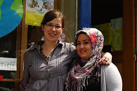 Tabea und Esra vom Mädchenkulturtreff