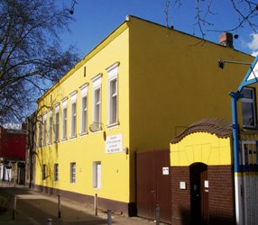trom-gelbes_haus-250