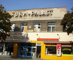 Turm-Palast-250